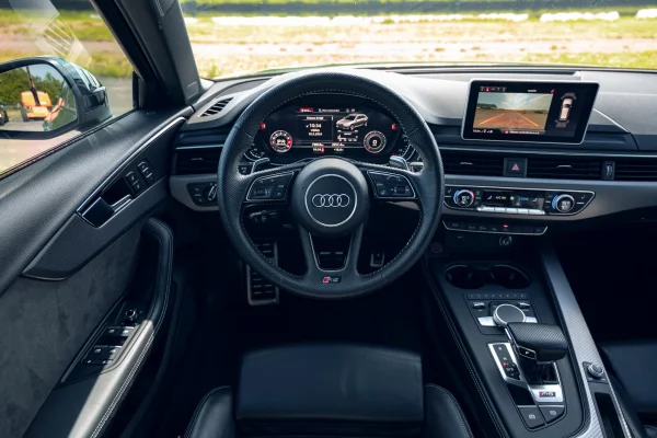 Foto 20 van fotogallerij Audi RS4 Avant uit 2018