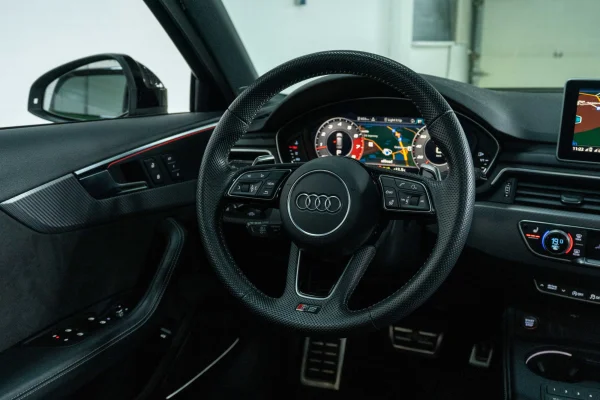 Foto 28 van fotogallerij Audi RS4 Avant uit 2018