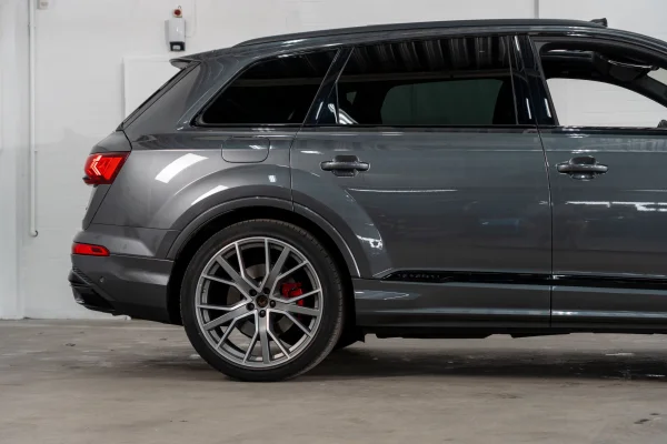 Foto 5 van fotogallerij Audi Q7 60 TFSI-e Quattro Competition uit 2020