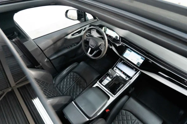Foto 24 van fotogallerij Audi Q7 60 TFSI-e Quattro Competition uit 2020