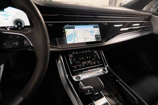 Foto 32 van fotogallerij Audi Q7 60 TFSI-e Quattro Competition uit 2020