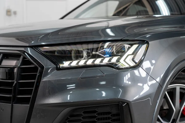 Foto 10 van fotogallerij Audi Q7 60 TFSI-e Quattro Competition uit 2020