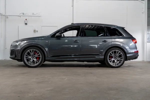 Foto 17 van fotogallerij Audi Q7 60 TFSI-e Quattro Competition uit 2020