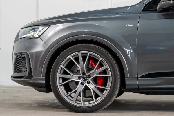 Foto 14 van fotogallerij Audi Q7 60 TFSI-e Quattro Competition uit 2020