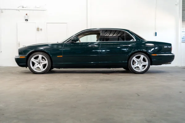 Foto 4 van fotogallerij Jaguar XJ 4.2 V8 uit 2004
