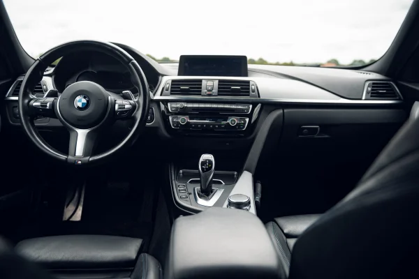 Foto 61 van fotogallerij BMW 320i Touring F31 M Sport LCI uit 2018