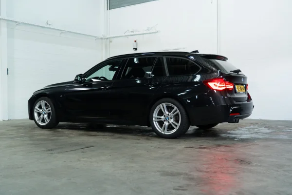 Foto 26 van fotogallerij BMW 320i Touring F31 M Sport LCI uit 2018