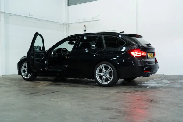 Foto 28 van fotogallerij BMW 320i Touring F31 M Sport LCI uit 2018