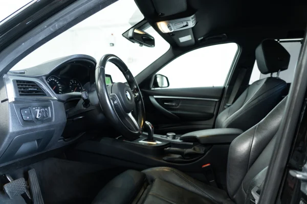 Foto 30 van fotogallerij BMW 320i Touring F31 M Sport LCI uit 2018