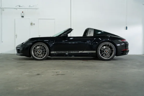 Foto 4 van fotogallerij Porsche 911 992 Targa 4 GTS Edition 50 Years Porsche Design uit 2022