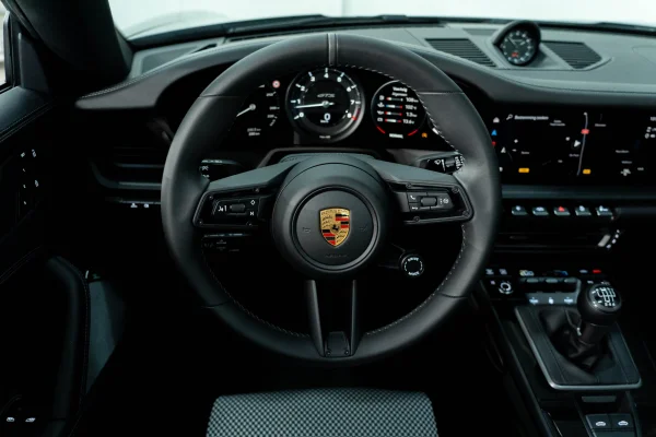 Foto 46 van fotogallerij Porsche 911 992 Targa 4 GTS Edition 50 Years Porsche Design uit 2022