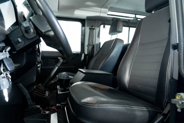 Foto 18 van fotogallerij Land Rover Defender 90 uit 2009