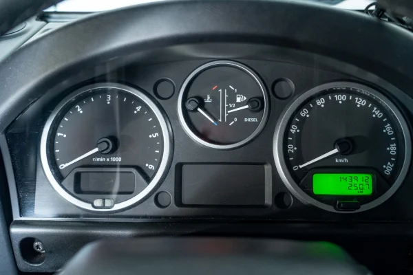 Foto 24 van fotogallerij Land Rover Defender 90 uit 2009