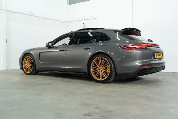 Foto 15 van fotogallerij Porsche Panamera Turbo S E-Hybrid uit 2018