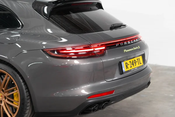 Foto 17 van fotogallerij Porsche Panamera Turbo S E-Hybrid uit 2018