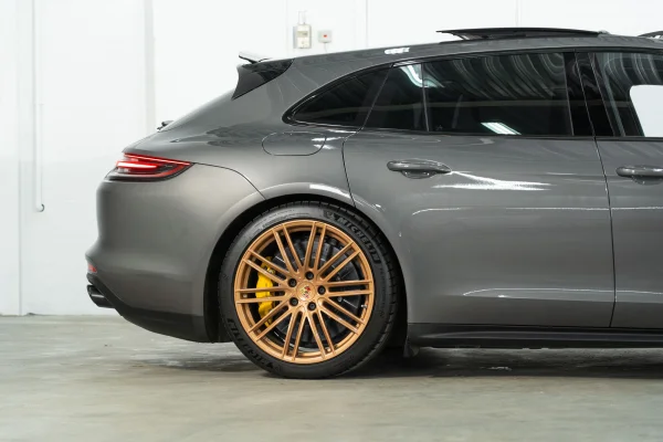 Foto 32 van fotogallerij Porsche Panamera Turbo S E-Hybrid uit 2018