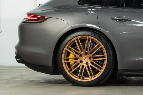 Foto 33 van fotogallerij Porsche Panamera Turbo S E-Hybrid uit 2018