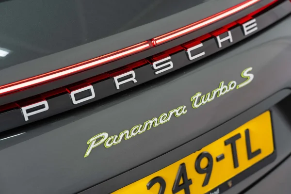 Foto 22 van fotogallerij Porsche Panamera Turbo S E-Hybrid uit 2018