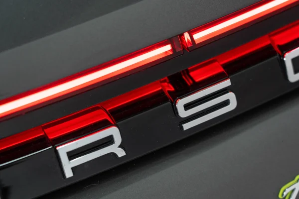Foto 20 van fotogallerij Porsche Panamera Turbo S E-Hybrid uit 2018