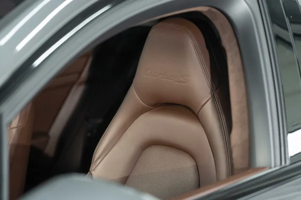 Foto 45 van fotogallerij Porsche Panamera Turbo S E-Hybrid uit 2018