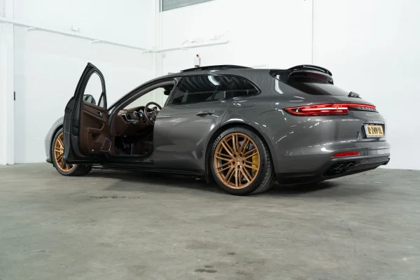 Foto 16 van fotogallerij Porsche Panamera Turbo S E-Hybrid uit 2018