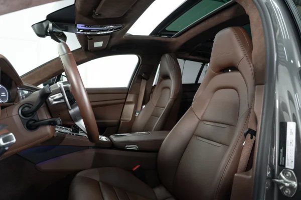 Foto 47 van fotogallerij Porsche Panamera Turbo S E-Hybrid uit 2018