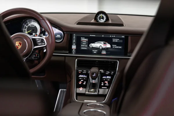 Foto 53 van fotogallerij Porsche Panamera Turbo S E-Hybrid uit 2018