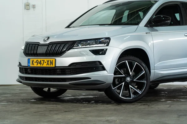 Foto 4 van fotogallerij Skoda Karoq 1.5 TSI Sportline Business uit 2021