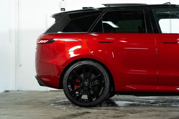 Foto 20 van fotogallerij Land Rover Range Rover Sport uit 2023