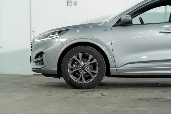 Foto 11 van fotogallerij Ford Kuga 1.5 EcoBoost 150PK ST-Line X uit 2020