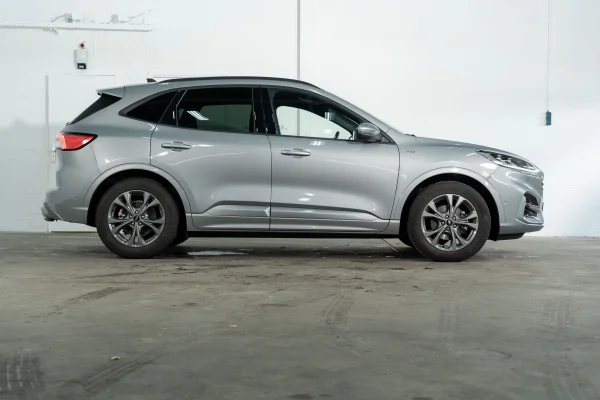 Foto 23 van fotogallerij Ford Kuga 1.5 EcoBoost 150PK ST-Line X uit 2020