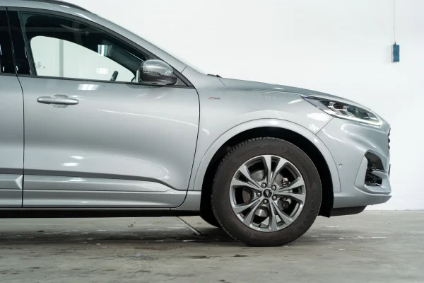 Foto 25 van fotogallerij Ford Kuga 1.5 EcoBoost 150PK ST-Line X uit 2020