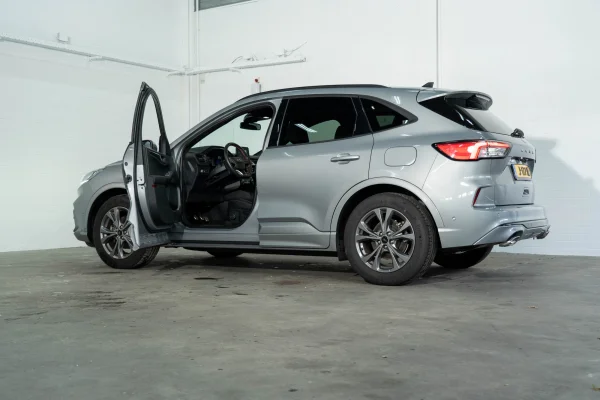 Foto 16 van fotogallerij Ford Kuga 1.5 EcoBoost 150PK ST-Line X uit 2020