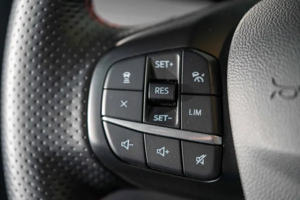 Foto 40 van fotogallerij Ford Kuga 1.5 EcoBoost 150PK ST-Line X uit 2020