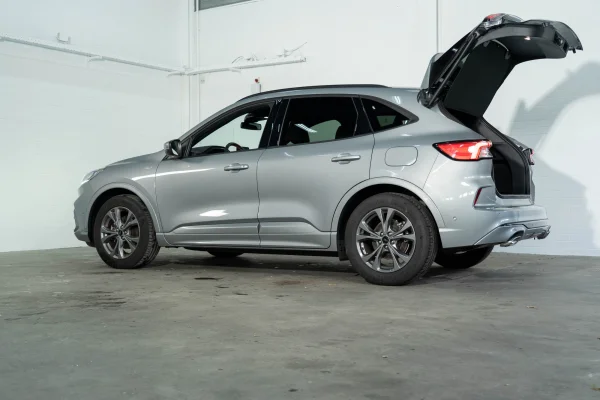 Foto 15 van fotogallerij Ford Kuga 1.5 EcoBoost 150PK ST-Line X uit 2020
