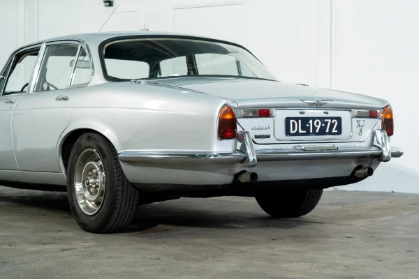 Foto 12 van fotogallerij Jaguar XJ6 uit 1969