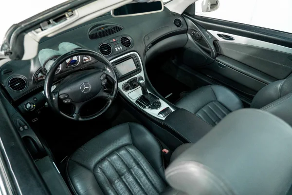 Foto 40 van fotogallerij Mercedes-Benz SL 55 AMG uit 2003