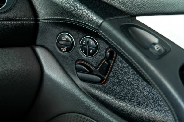 Foto 46 van fotogallerij Mercedes-Benz SL 55 AMG uit 2003