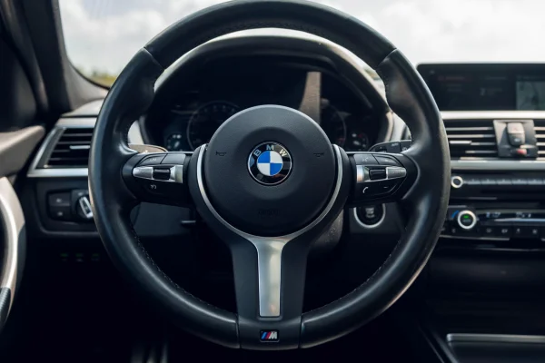 Foto 8 van fotogallerij BMW 318i Touring uit 2019