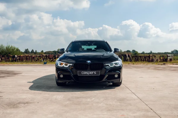 Foto 2 van fotogallerij BMW 318i Touring uit 2019