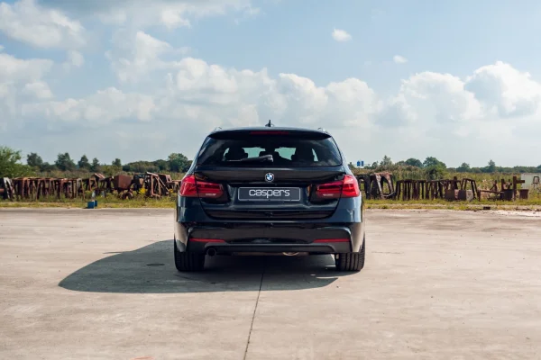 Foto 3 van fotogallerij BMW 318i Touring uit 2019