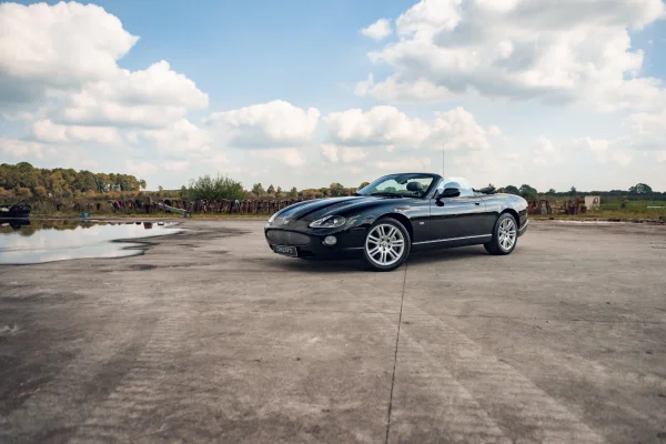 Foto 3 van fotogallerij Jaguar XKR Convertible uit 2004