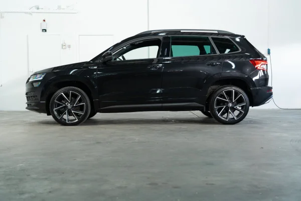 Foto 10 van fotogallerij Skoda Karoq 1.5 TSI Sportline uit 2021