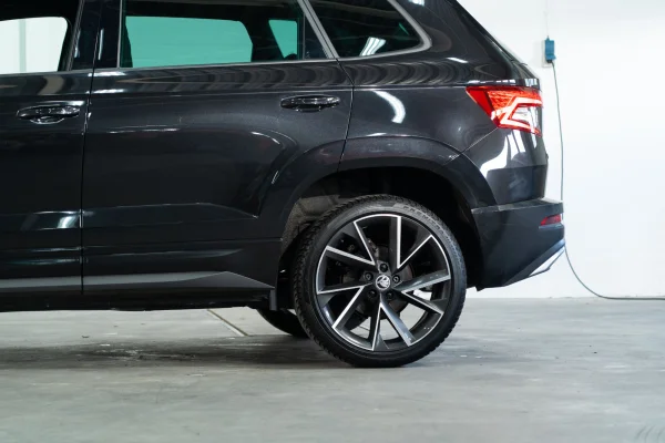 Foto 12 van fotogallerij Skoda Karoq 1.5 TSI Sportline uit 2021