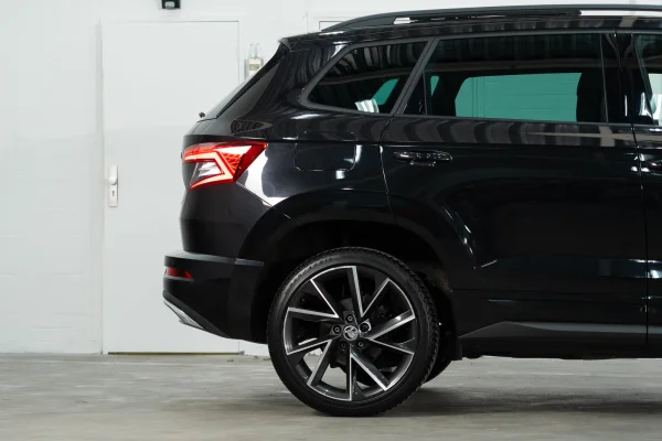 Foto 15 van fotogallerij Skoda Karoq 1.5 TSI Sportline uit 2021