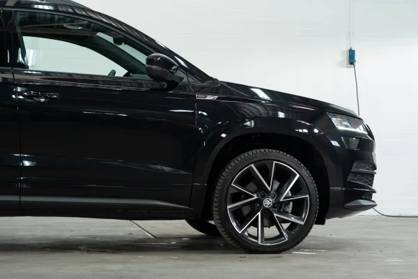 Foto 16 van fotogallerij Skoda Karoq 1.5 TSI Sportline uit 2021