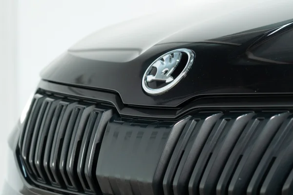 Foto 18 van fotogallerij Skoda Karoq 1.5 TSI Sportline uit 2021