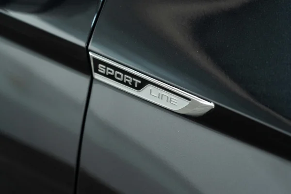 Foto 19 van fotogallerij Skoda Karoq 1.5 TSI Sportline uit 2021