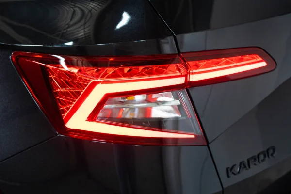 Foto 23 van fotogallerij Skoda Karoq 1.5 TSI Sportline uit 2021