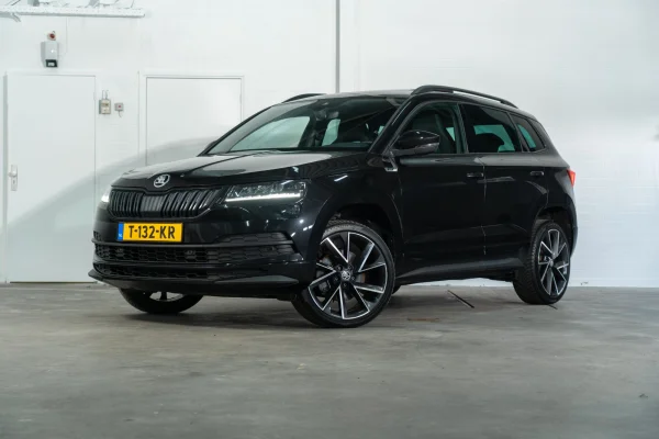 Foto 1 van fotogallerij Skoda Karoq 1.5 TSI Sportline uit 2021